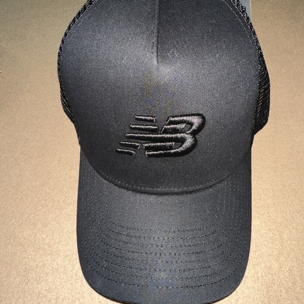 New Balance Men’s Trucker Hat Mono Black SnapBack One Size